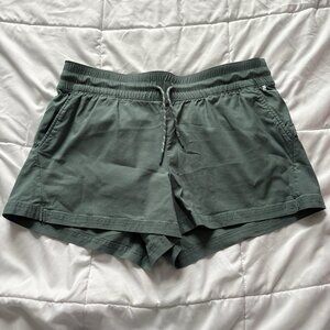 Avalanche Outdoor Shorts Womens Size XL Sage Green Drawstring Pockets Hiking